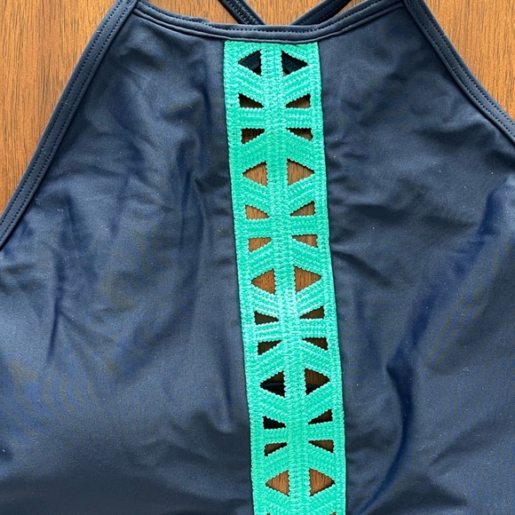 Aerie Navy Bikini Top with Green Accent size medium - Picture 3 of 6